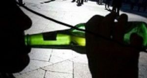 Почему люди начинают злоупотреблять алкоголем